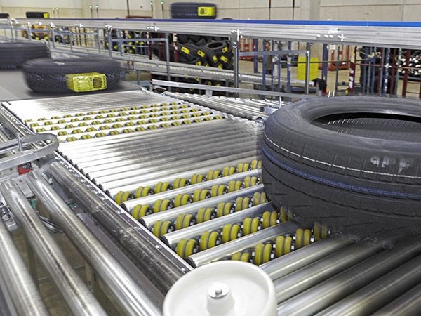 上海滾筒輸送機輸送輪胎示意圖.jpg 上海滾筒輸送機輸送輪胎示意圖.jpg
