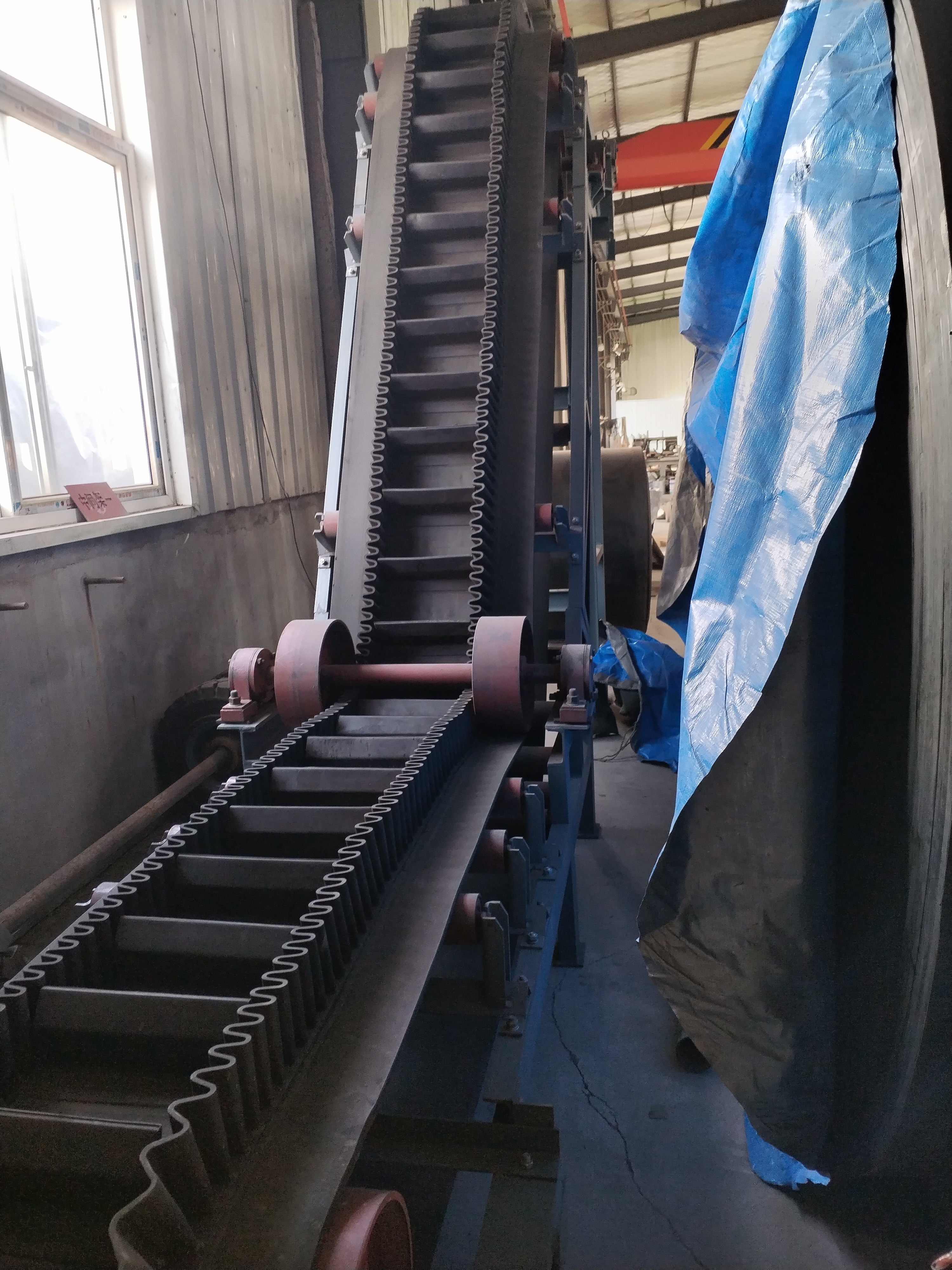 聊城帶式輸送機,青島樂途行工業設備.jpg 聊城帶式輸送機,青島樂途行工業設備.jpg